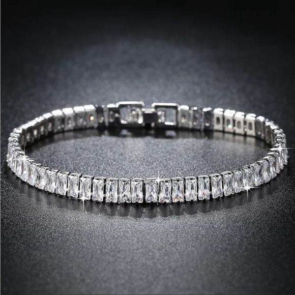 NEW 925 STERLING SILVER DIAMOND BANGLE BRACELET, NICE BRACELET, CUTE BRACELET - Picture 4 of 7